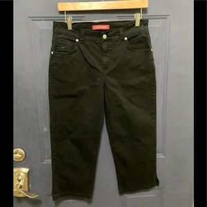 Black Gloria Vanderbilt Jean Capris